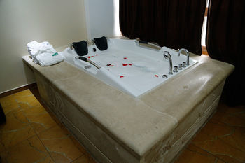Bouery Hotel Kfar Yassine Buitenkant foto